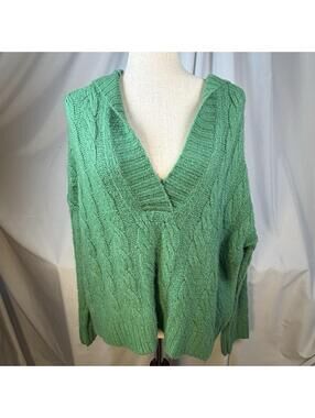 Women's American Eagle Cable Knit Hooded V-Neck Oversized Sweater Size Medium